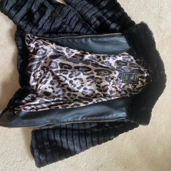 Guess Jacket - Picture 11 of 13